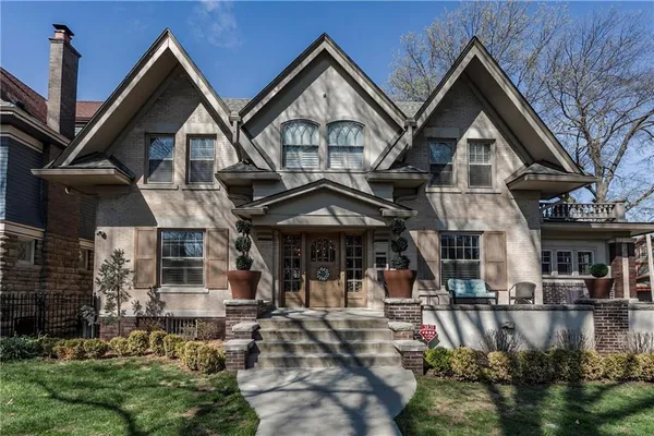 $810,000 | 3820 Campbell Street, Kansas City, MO 64109