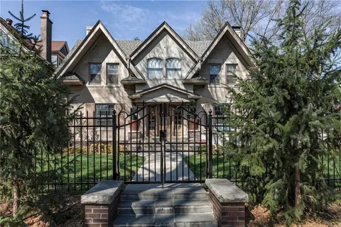 $810,000 | 3820 Campbell Street, Kansas City, MO 64109