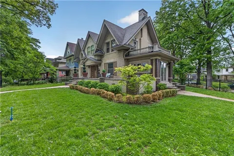 $795,000 | 3820 Campbell Street, Kansas City, MO 64109