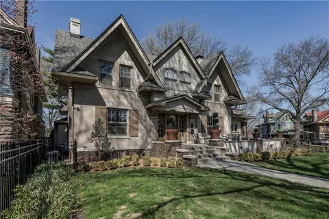 $810,000 | 3820 Campbell Street, Kansas City, MO 64109