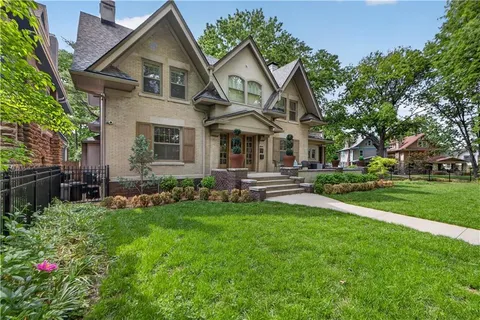 $795,000 | 3820 Campbell Street, Kansas City, MO 64109