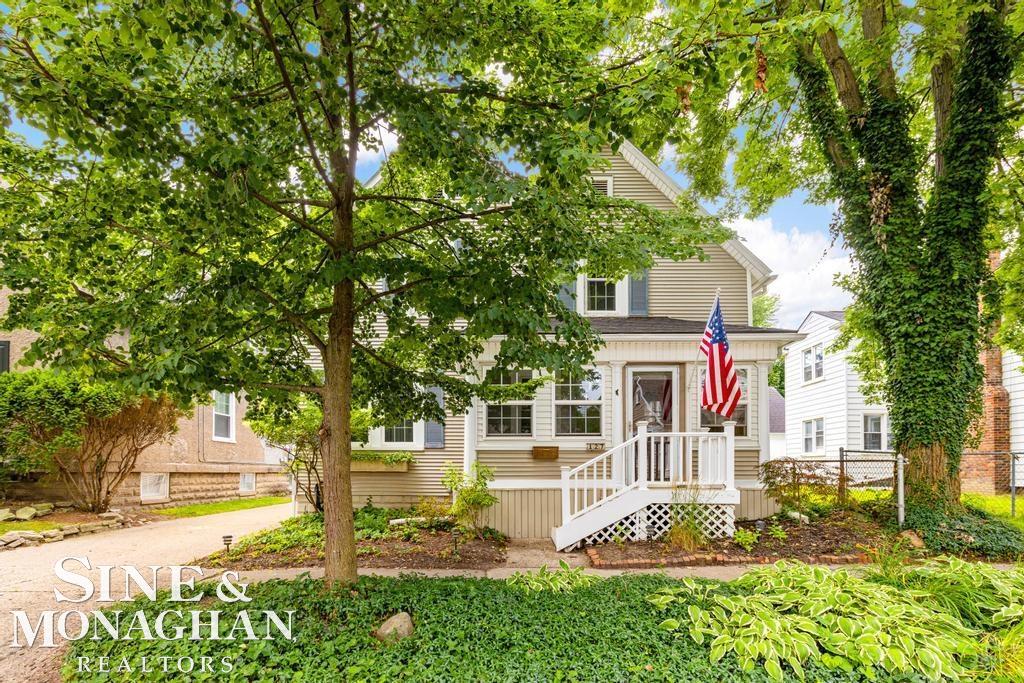 127 Muir Road Grosse Pointe Farms, MI 48236 - Photo 2 of 50