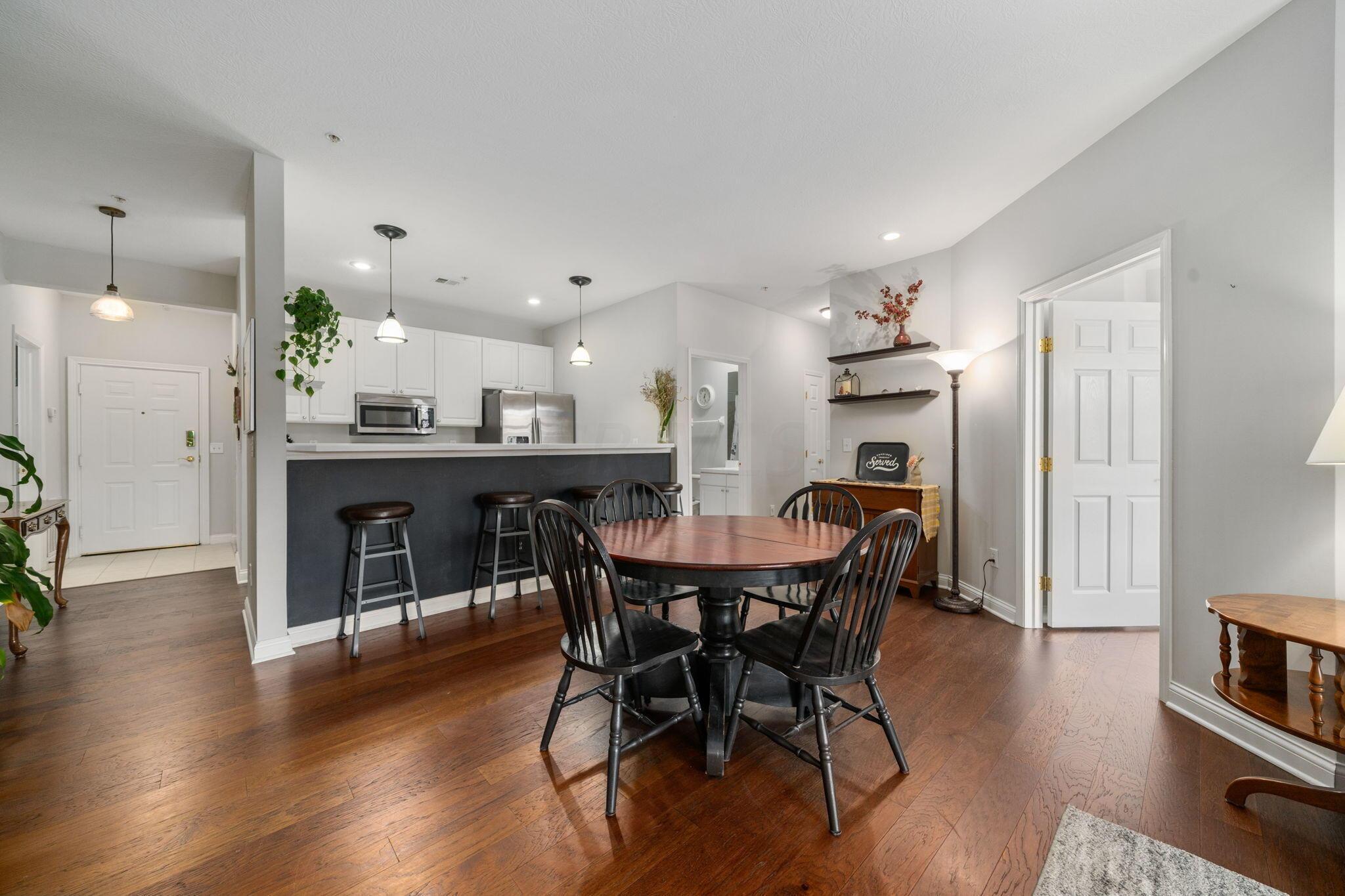 2245 Riverside Drive, Unit 203 Columbus, OH 43221 - Photo 9 of 35 Dining