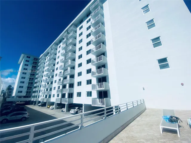 $495,000 | 345 Ocean Drive, Unit 307, Miami Beach, FL 33139