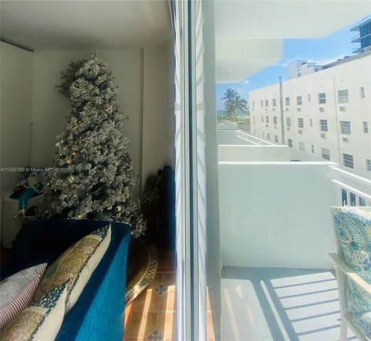 $495,000 | 345 Ocean Drive, Unit 307, Miami Beach, FL 33139