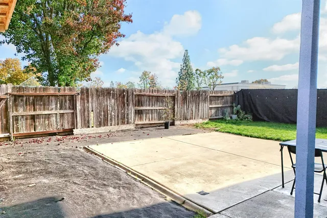 $499,500 | 719 Summit Lakes Way, Galt, CA 95632