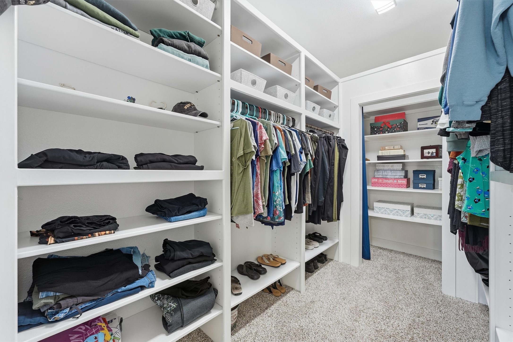 4810 Magnolia Bend Drive Rosharon, TX 77583 - Photo 21 of 40 Custom closet with ample shelving, organized, maximized storage.