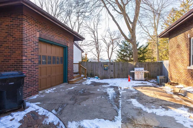 $304,900 | 1305 South Fell Avenue, Normal, IL 61761