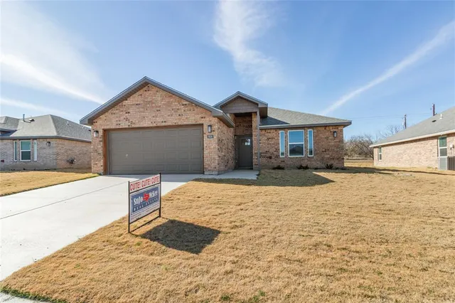 a house view with a outdoor space