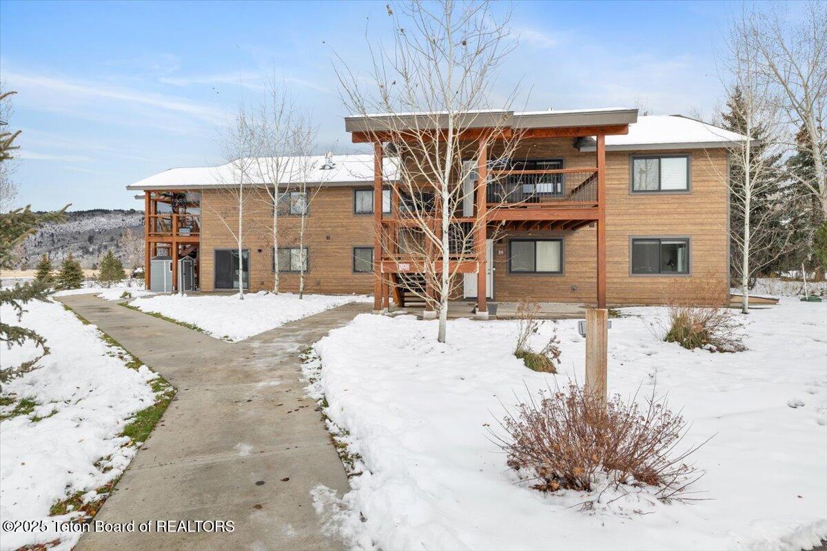 01-01 - 205 Lakewood Rd Unit 2a