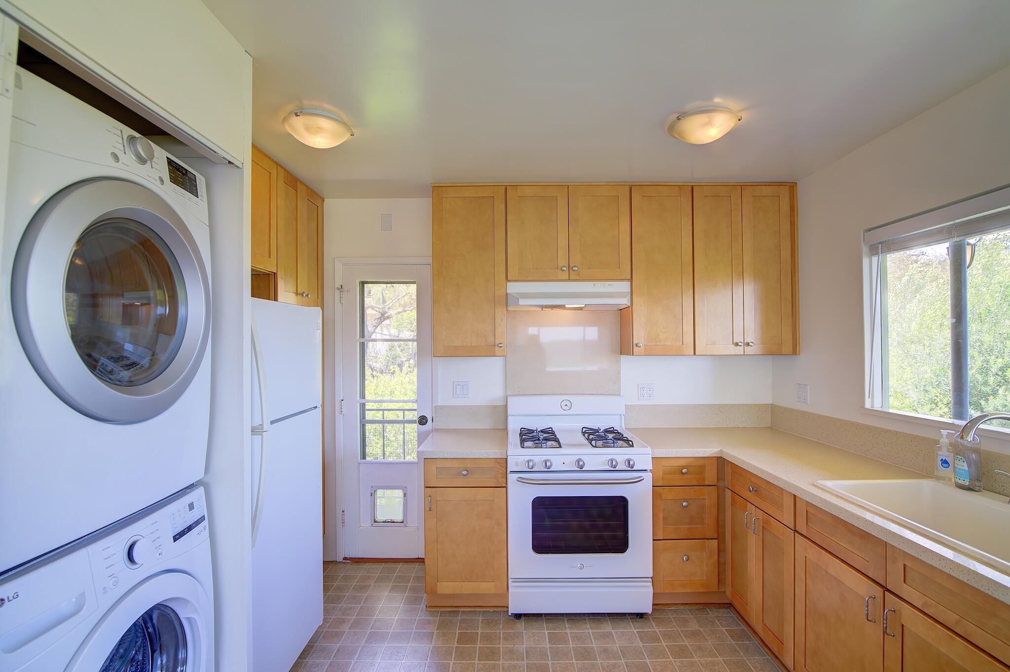 1802 Loma Street Santa Barbara, CA 93103 - Photo 14 of 26 Kitchen