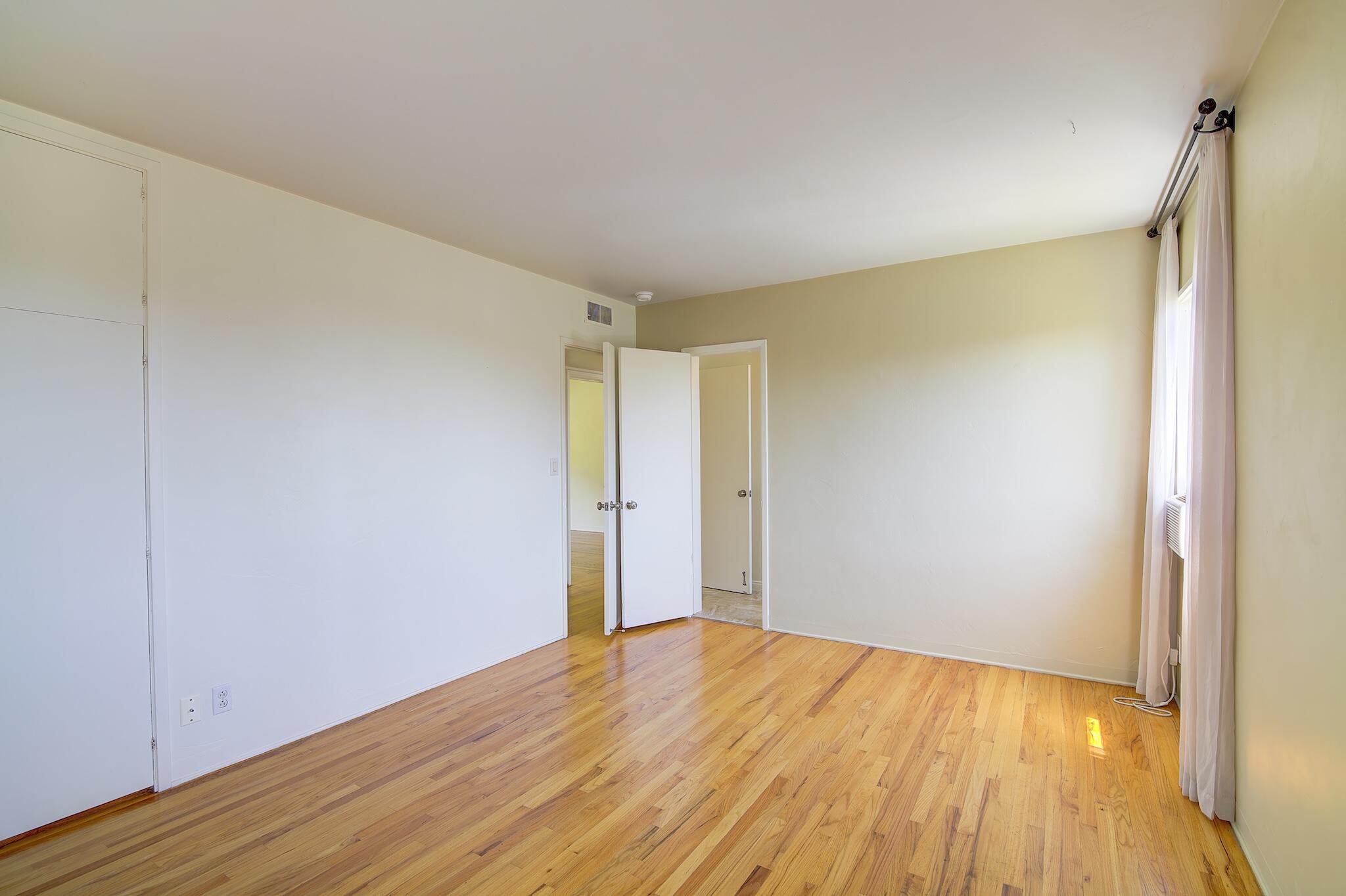 1802 Loma Street Santa Barbara, CA 93103 - Photo 21 of 26 Primary Bed