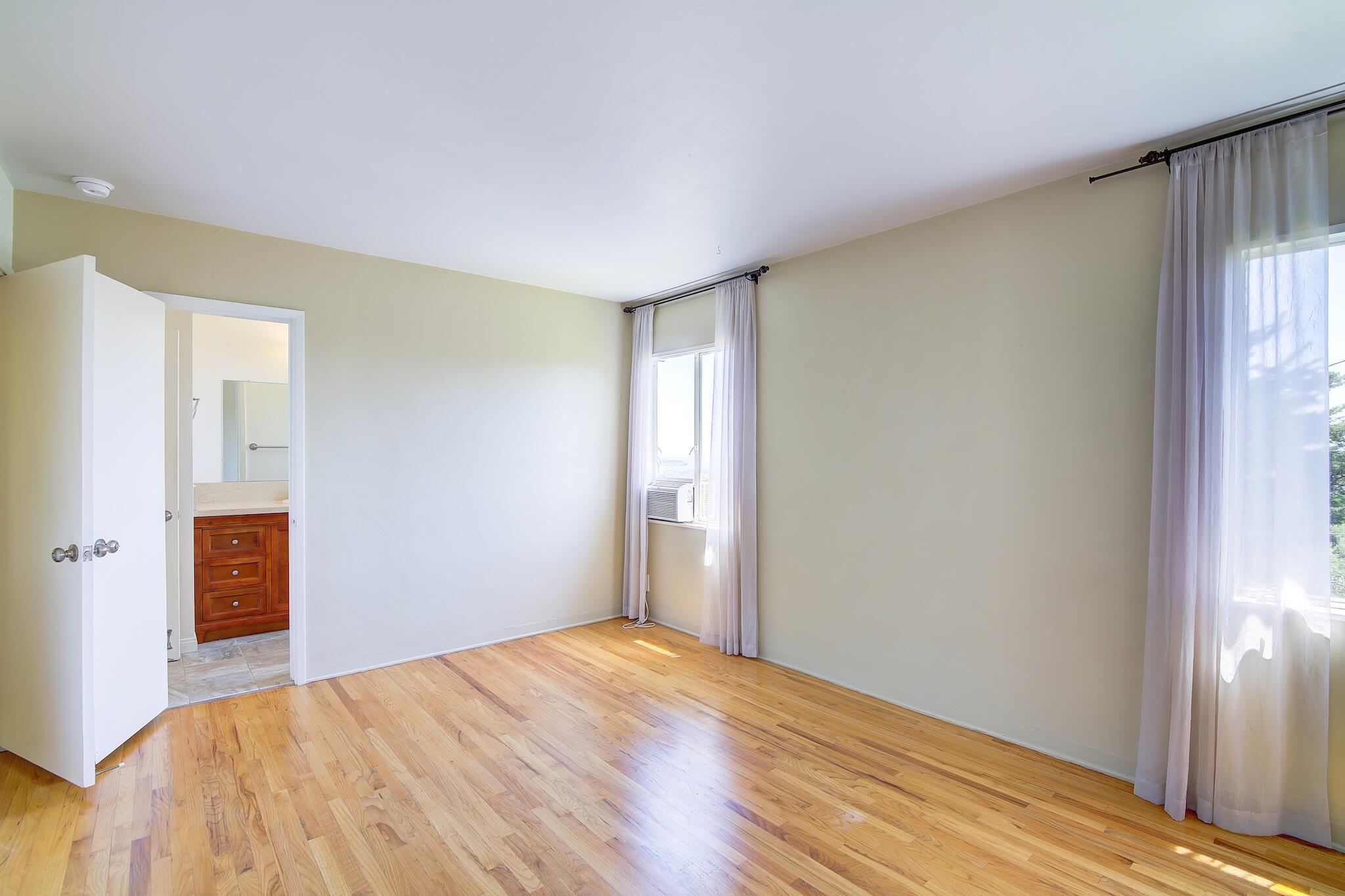 1802 Loma Street Santa Barbara, CA 93103 - Photo 22 of 26 Primary Bed
