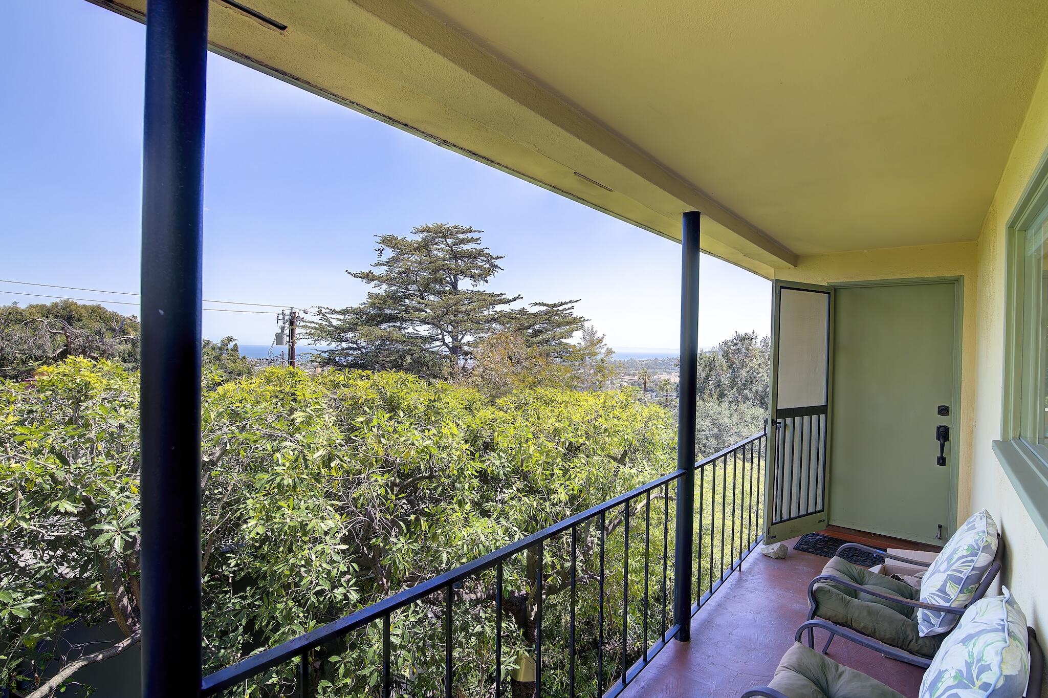1802 Loma Street Santa Barbara, CA 93103 - Photo 3 of 26 Front Porch