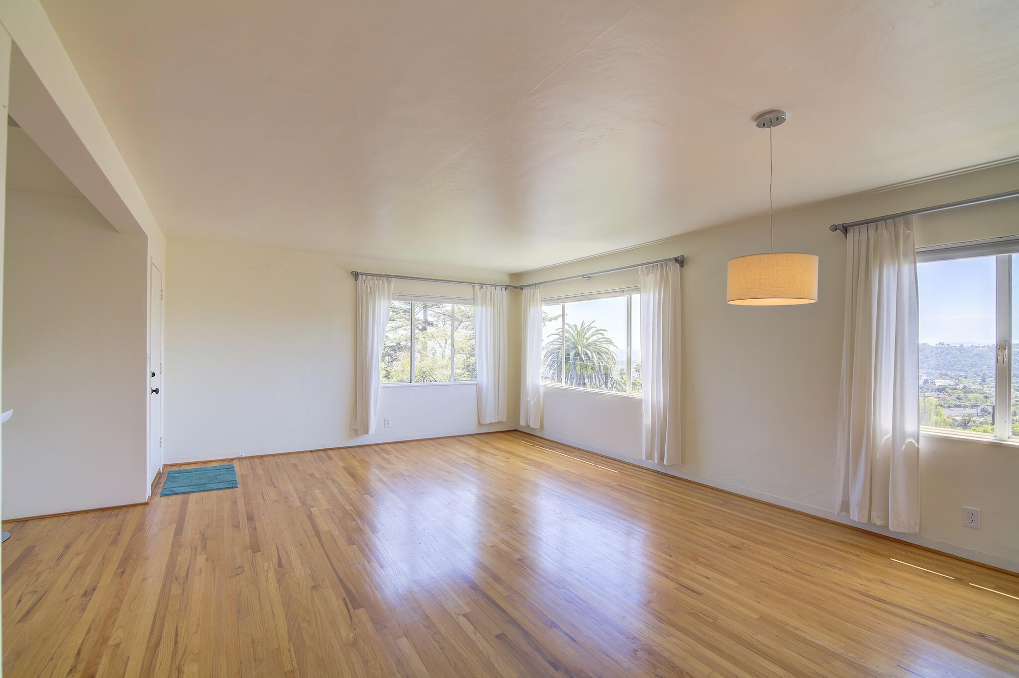 1802 Loma Street Santa Barbara, CA 93103 - Photo 8 of 26 Living Room