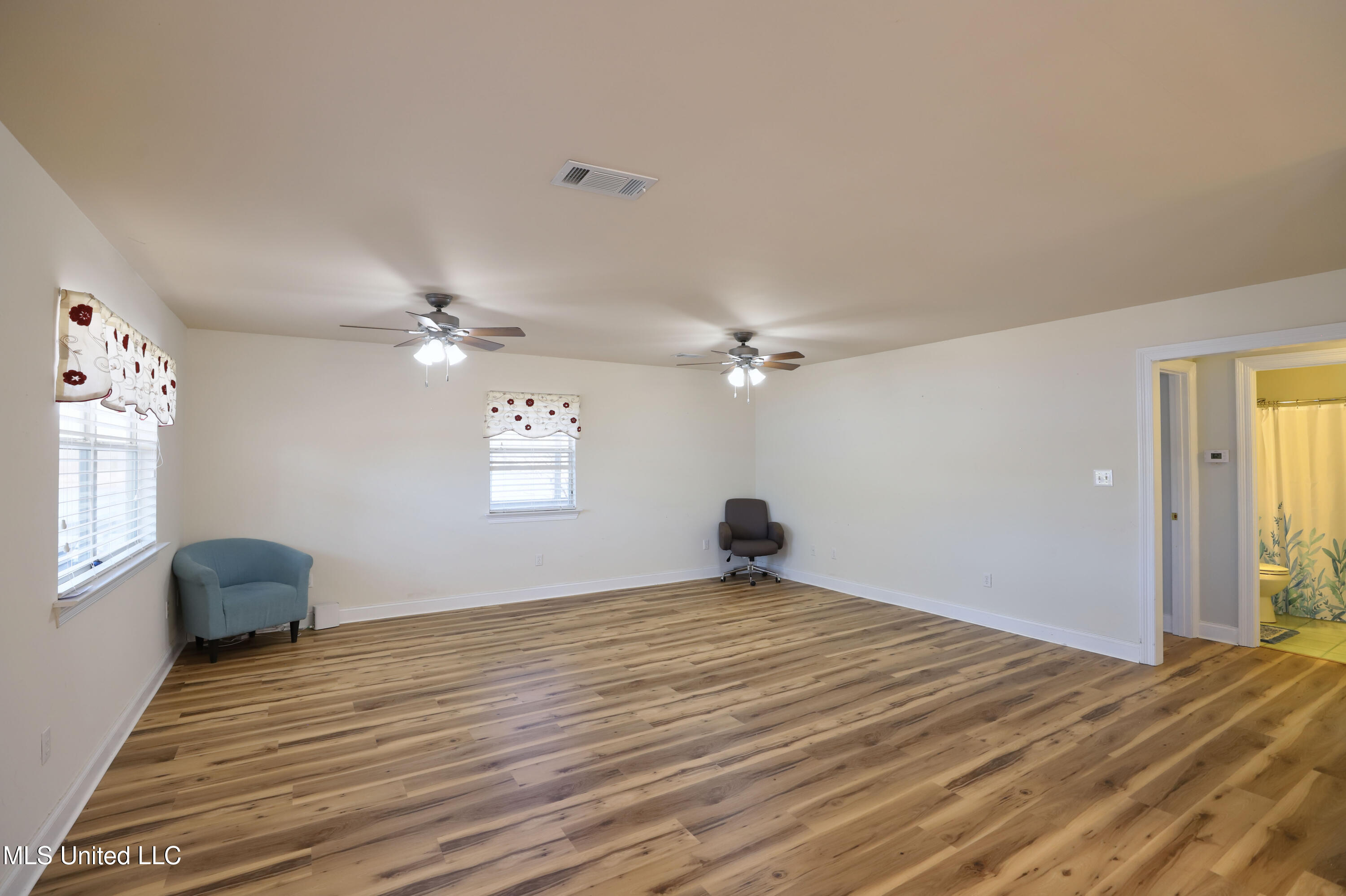 99 Hummingbird Drive Perkinston, MS 39573 - Photo 4 of 33 Living Room
