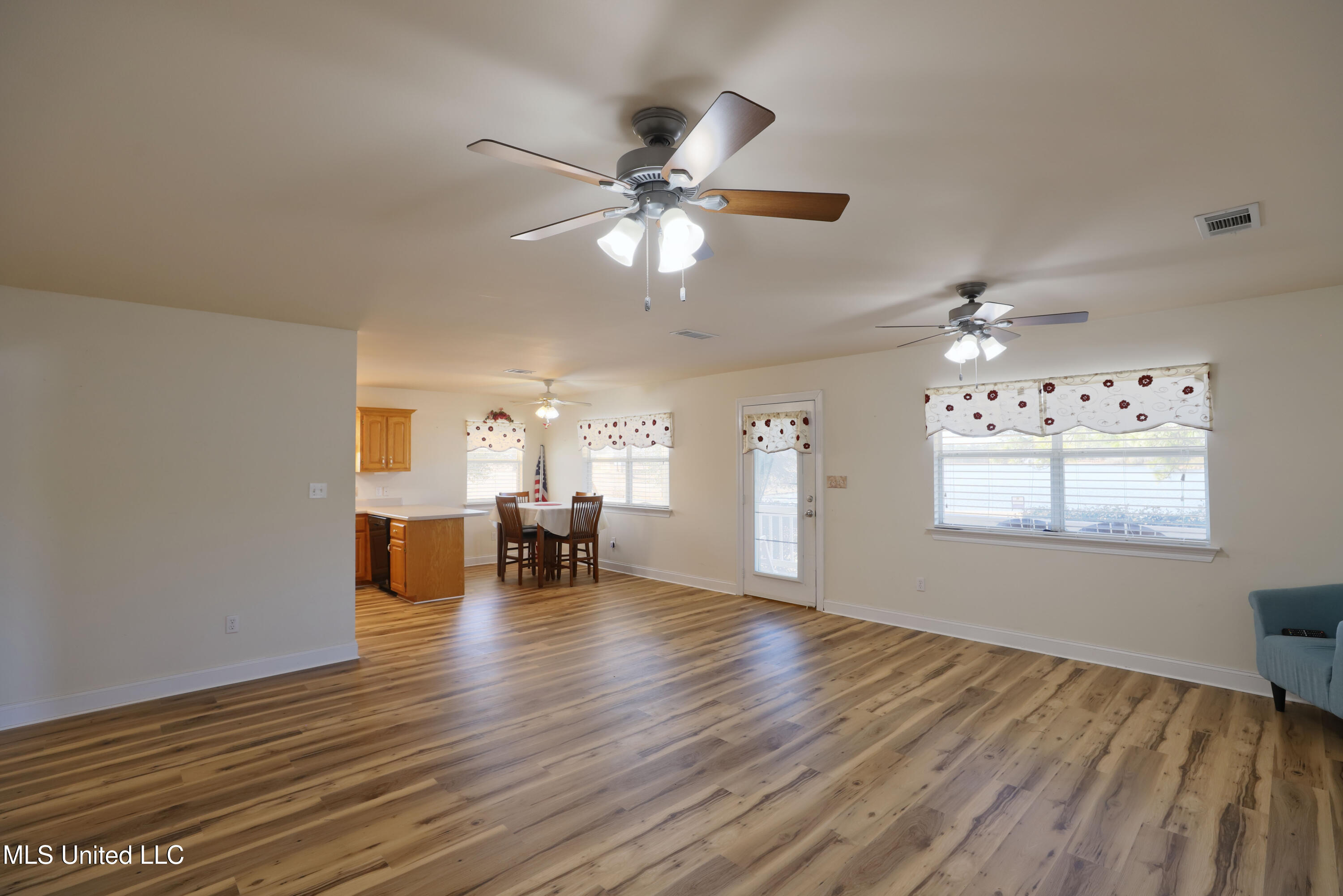 99 Hummingbird Drive Perkinston, MS 39573 - Photo 6 of 33 Living Room