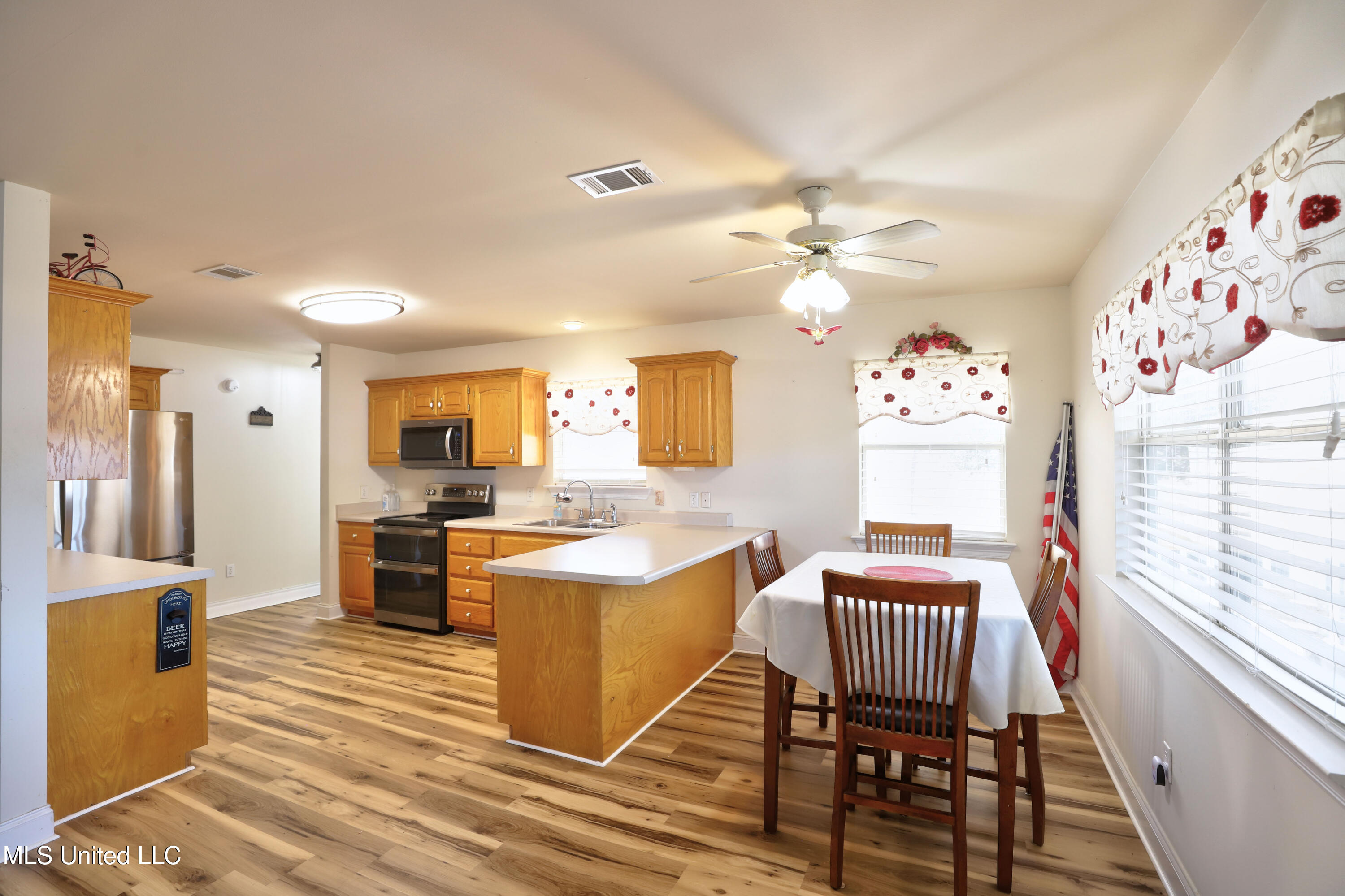 99 Hummingbird Drive Perkinston, MS 39573 - Photo 7 of 33 Kitchen