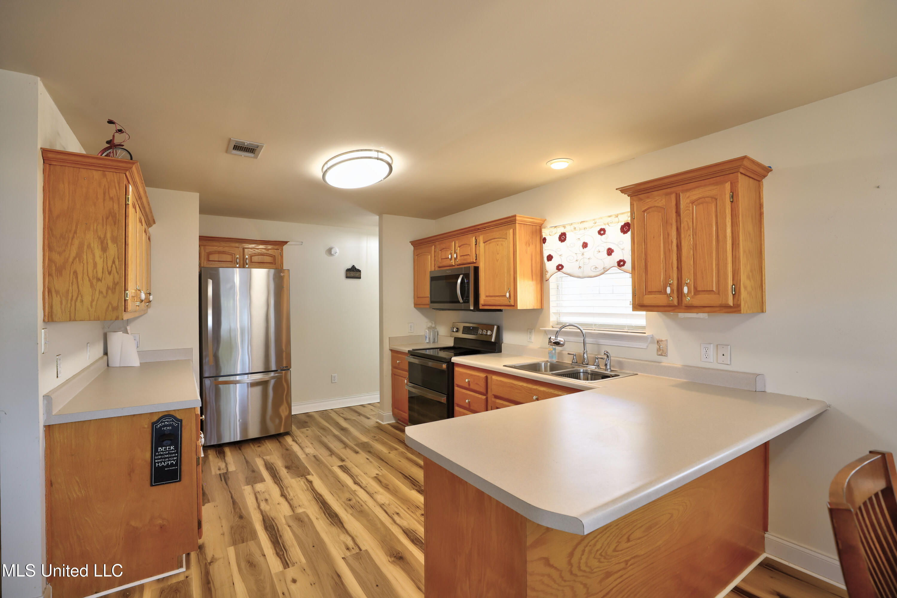 99 Hummingbird Drive Perkinston, MS 39573 - Photo 8 of 33 Kitchen