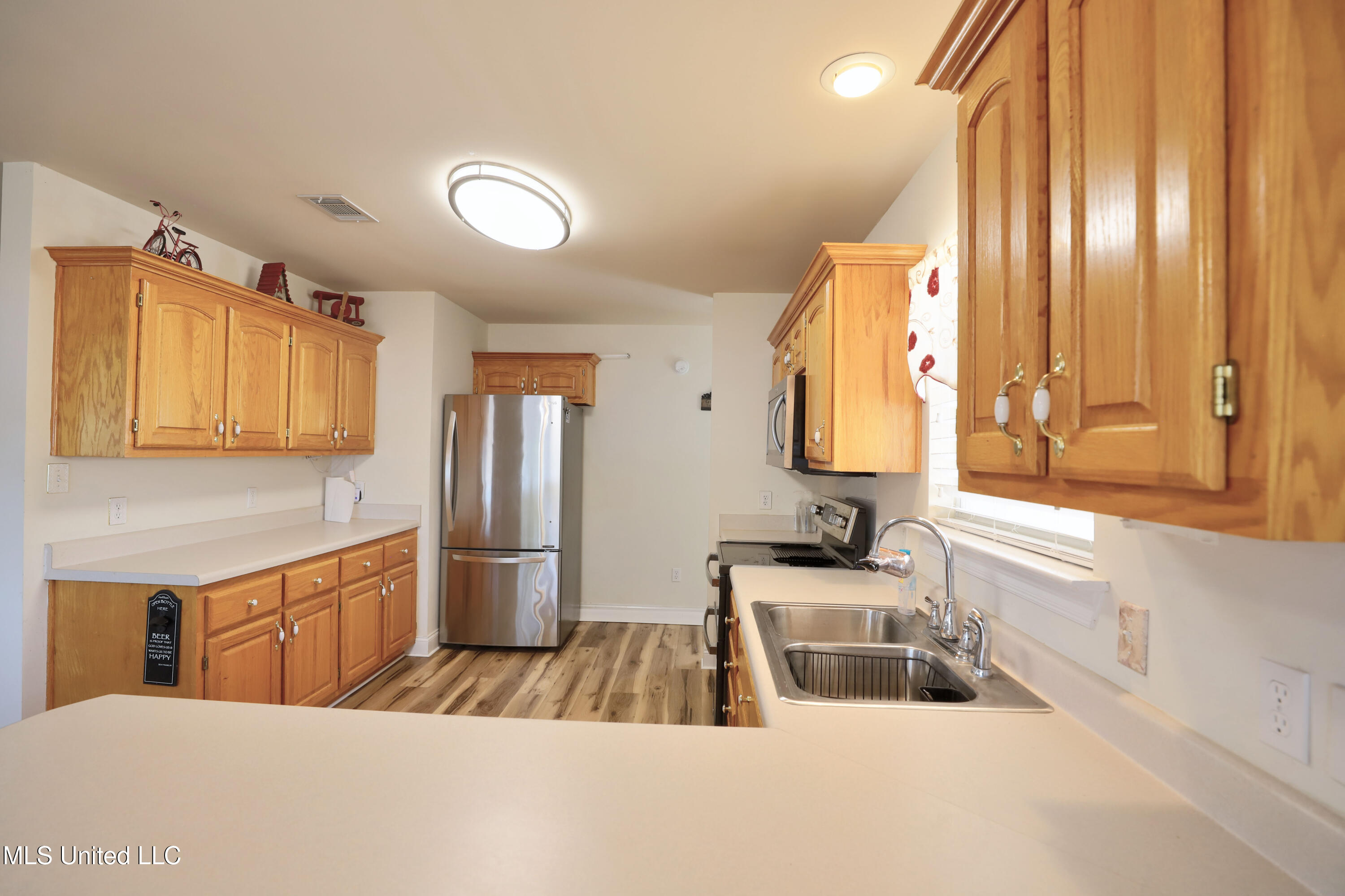 99 Hummingbird Drive Perkinston, MS 39573 - Photo 10 of 33 Kitchen
