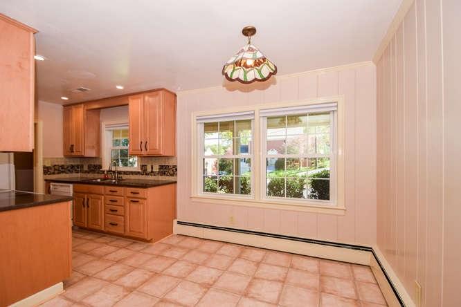 2227 Hunters Road Southwest Roanoke, VA 24015 - Photo 2 of 18 2227 Hunters Rd SW Breakfast area
