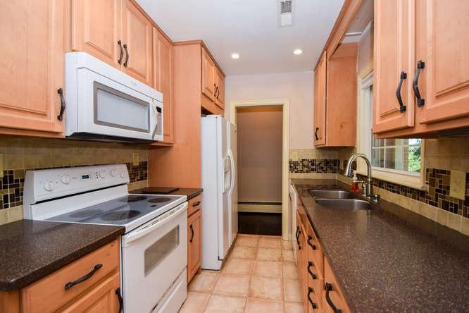 2227 Hunters Road Southwest Roanoke, VA 24015 - Photo 10 of 18 2227 Hunters Rd SW Kitchen