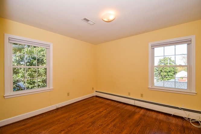 2227 Hunters Road Southwest Roanoke, VA 24015 - Photo 14 of 18 2227 Hunters Rd SW master bedroom