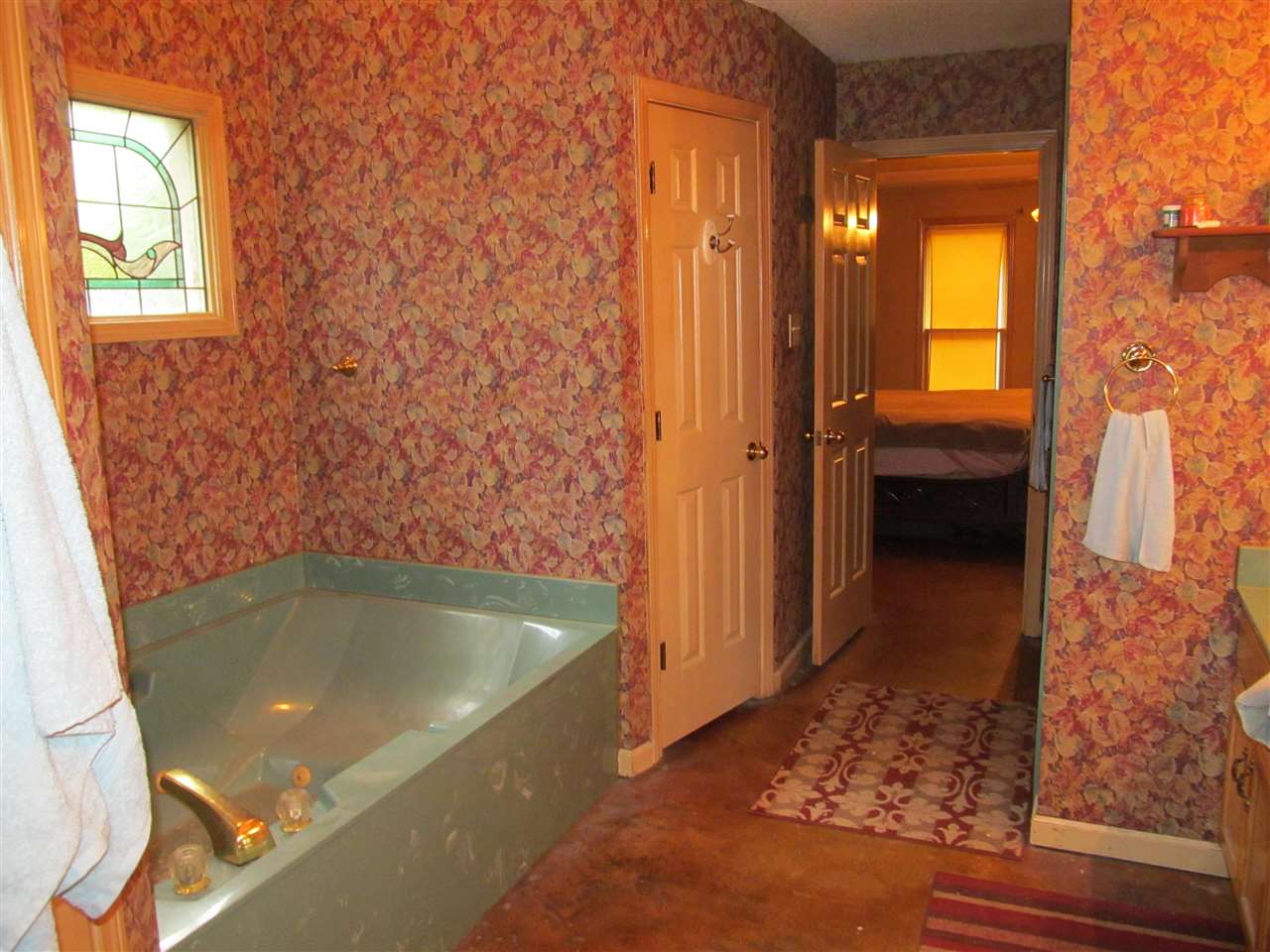 965 Walnut Bend Road Arlington, TN 38002 - Photo 15 of 25 Separate Tub and Shower