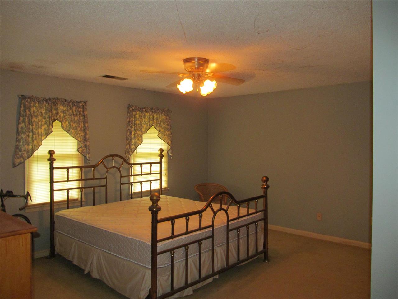 965 Walnut Bend Road Arlington, TN 38002 - Photo 17 of 25 16x13 Bedroom is upstairs.