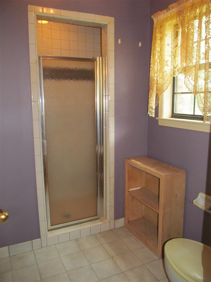 965 Walnut Bend Road Arlington, TN 38002 - Photo 19 of 25 Vanity and shower are in separate parts of bath