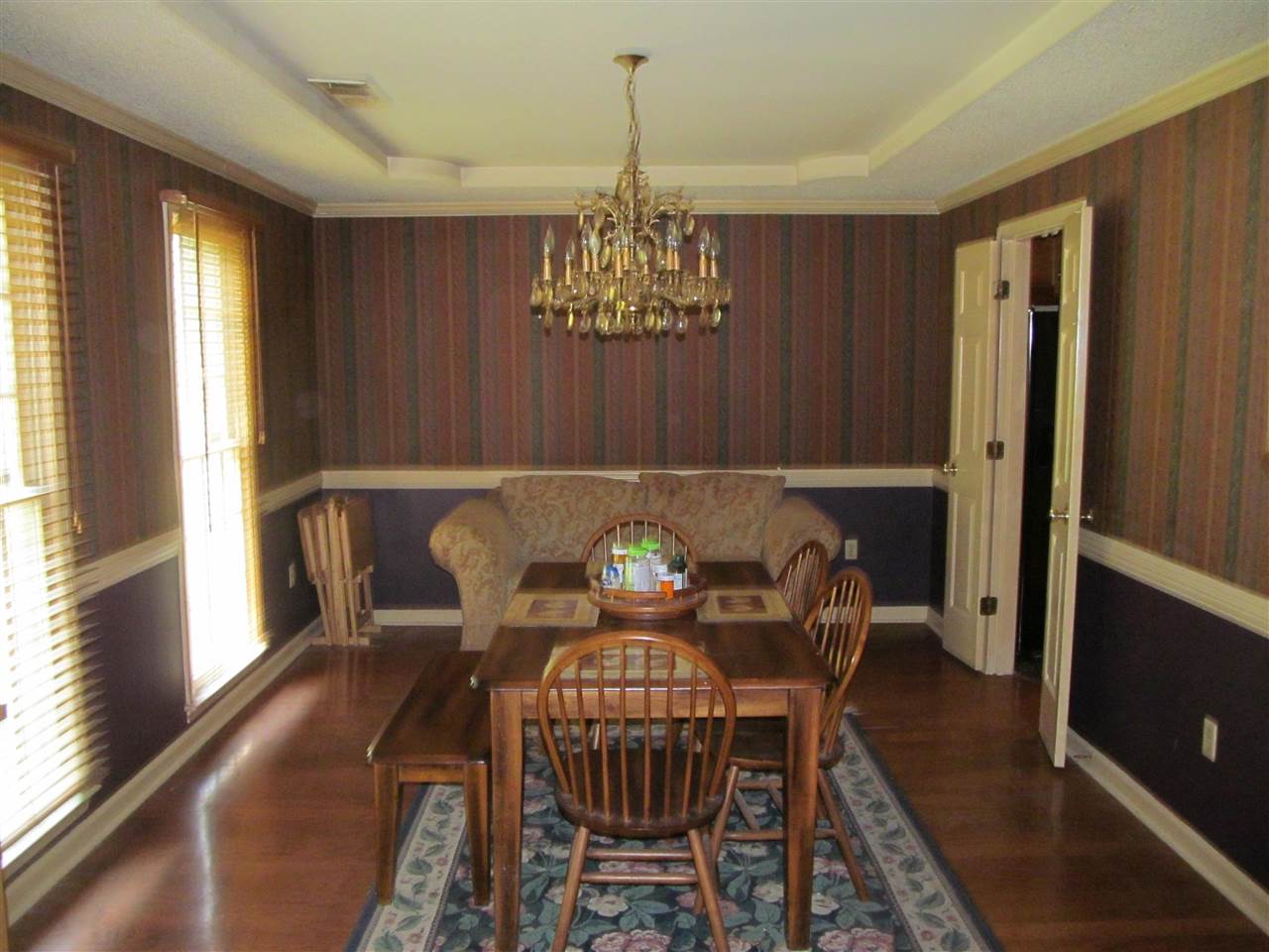 965 Walnut Bend Road Arlington, TN 38002 - Photo 4 of 25 Light and airy 16x11 dining room off entry hall.
