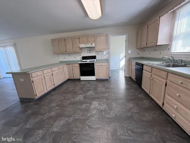 $320,000 | 961 Woodford Drive, Dover, DE 19904