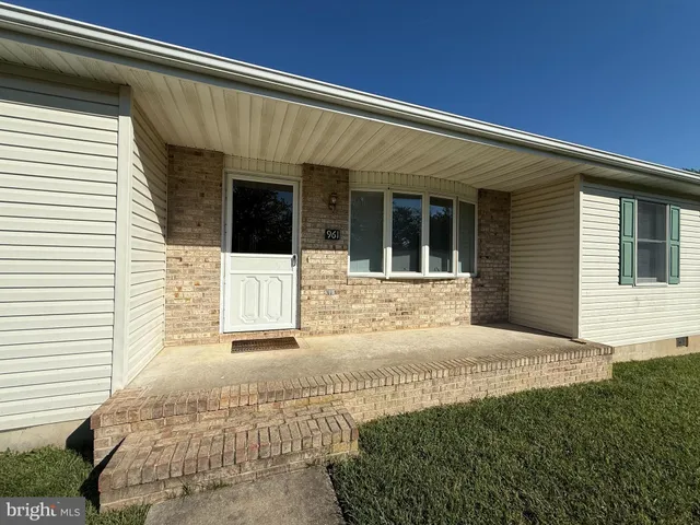 $320,000 | 961 Woodford Drive, Dover, DE 19904