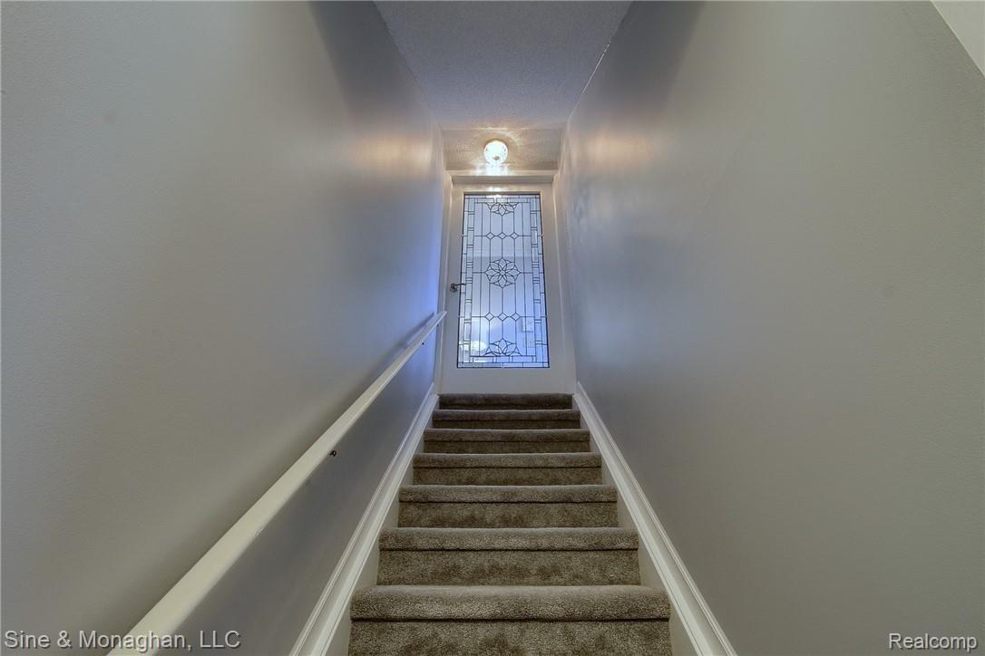 5-Staircase.jpg