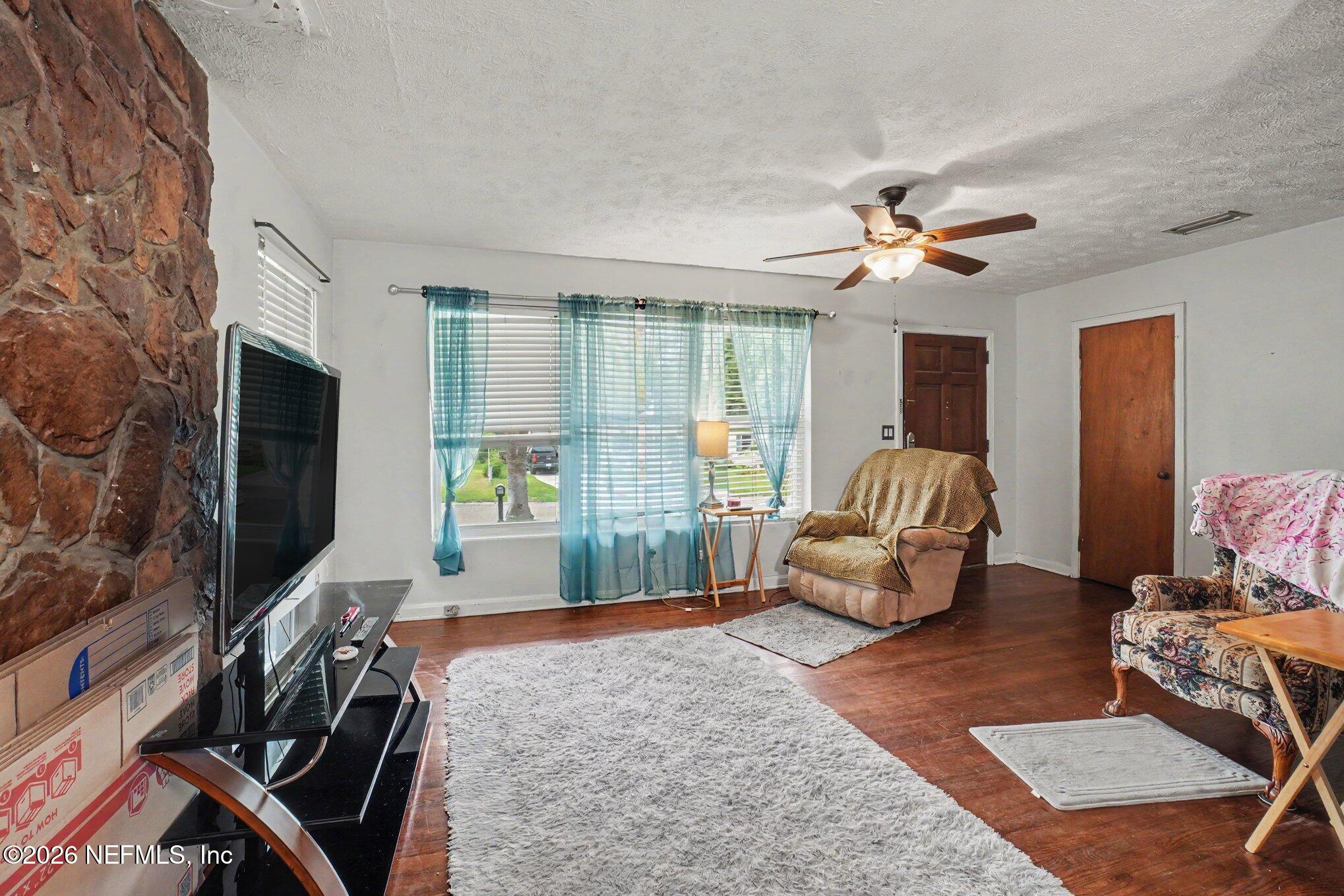 4626 Burgundy Road North Jacksonville, FL 32210 - Photo 5 of 21 005_file_8965