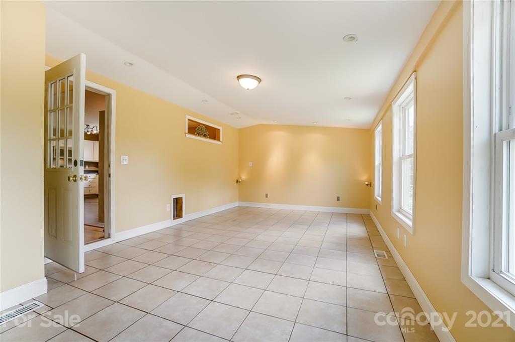 1527 Spring View Drive Catawba, NC 28609 - Photo 16 of 39 Gallery Image 16