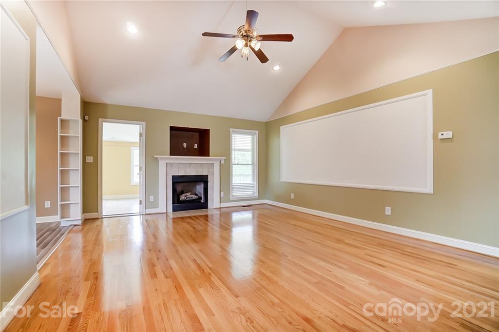 1527 Spring View Drive Catawba, NC 28609 - Photo 6 of 39 Gallery Image 6