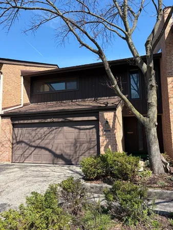 $490,000 | 1712 Wildberry Drive, Unit C, Glenview, IL 60025