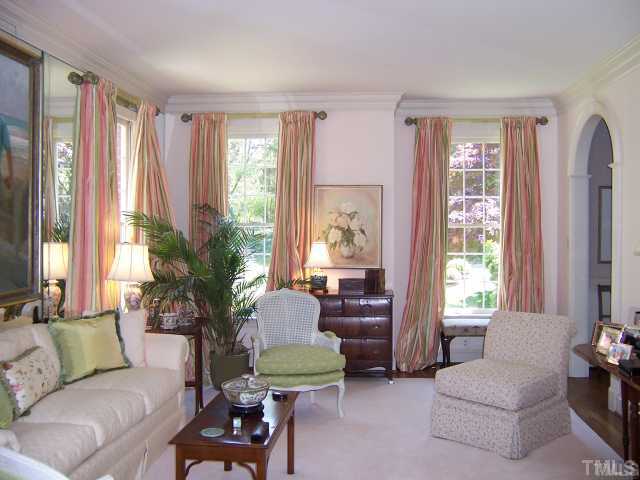 424 Bloomsbury Road Raleigh, NC 27609 - Photo 4 of 12
