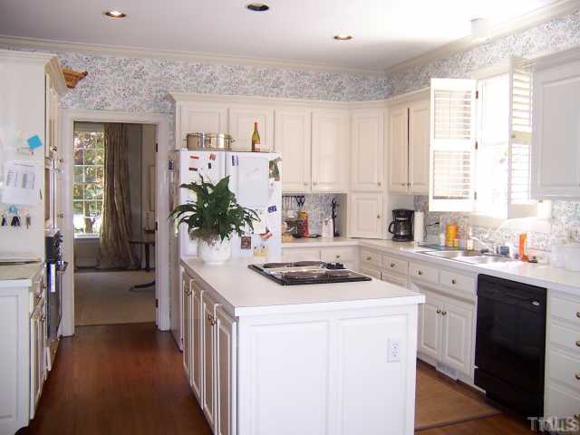 424 Bloomsbury Road Raleigh, NC 27609 - Photo 6 of 12