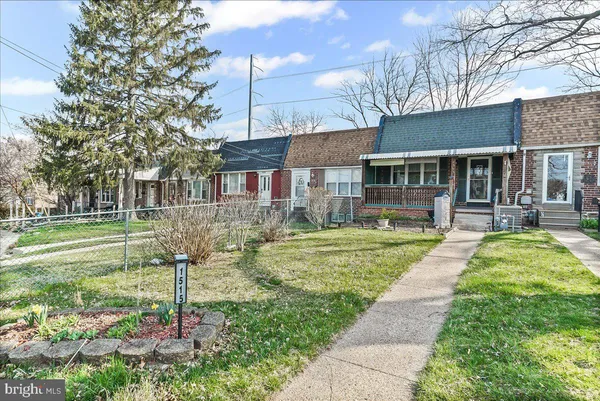 $180,000 | 1515 Yates Avenue, Marcus Hook, PA 19061
