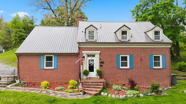 $349,999 | 205 Highland Avenue Northwest, Norton, VA 24273