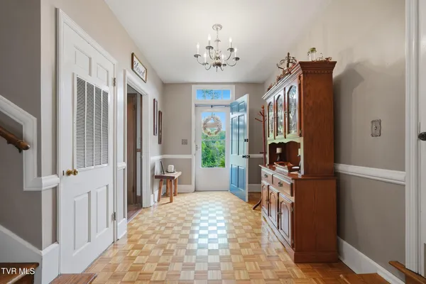 $349,999 | 205 Highland Avenue Northwest, Norton, VA 24273