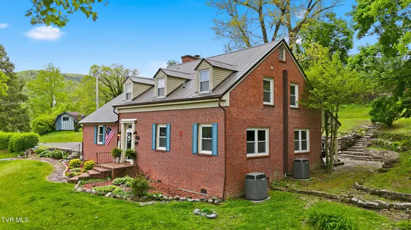 $349,999 | 205 Highland Avenue Northwest, Norton, VA 24273