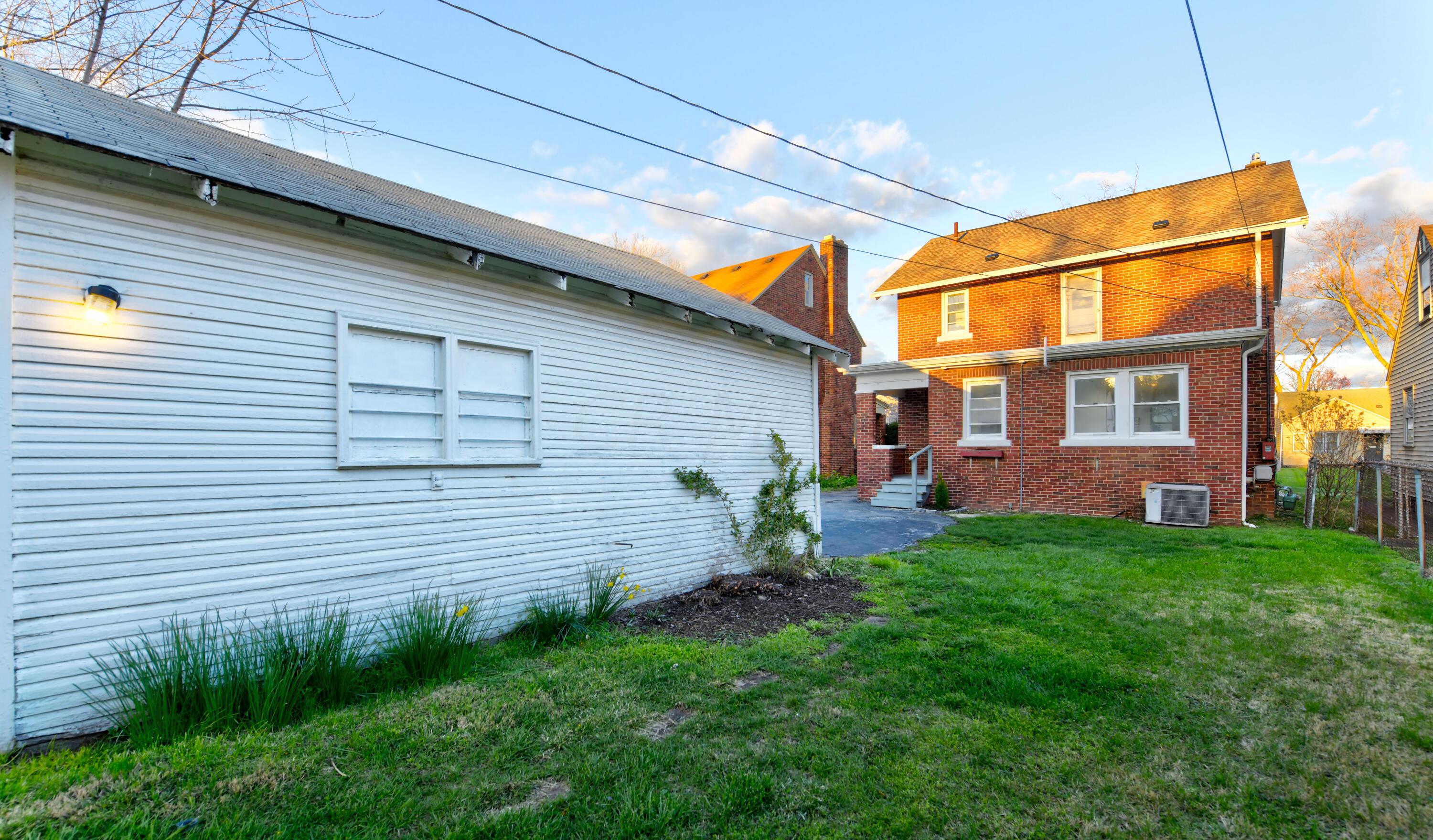 1069 Berkeley Road Columbus, OH 43206 - Photo 40 of 42 Yard (2)