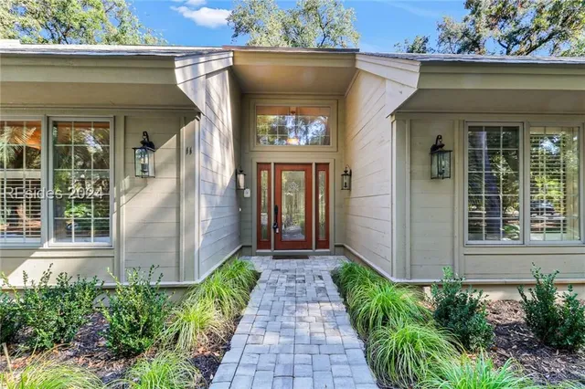$1,200,000 | 11 Dahlgren Lane, Hilton Head Island, SC 29928
