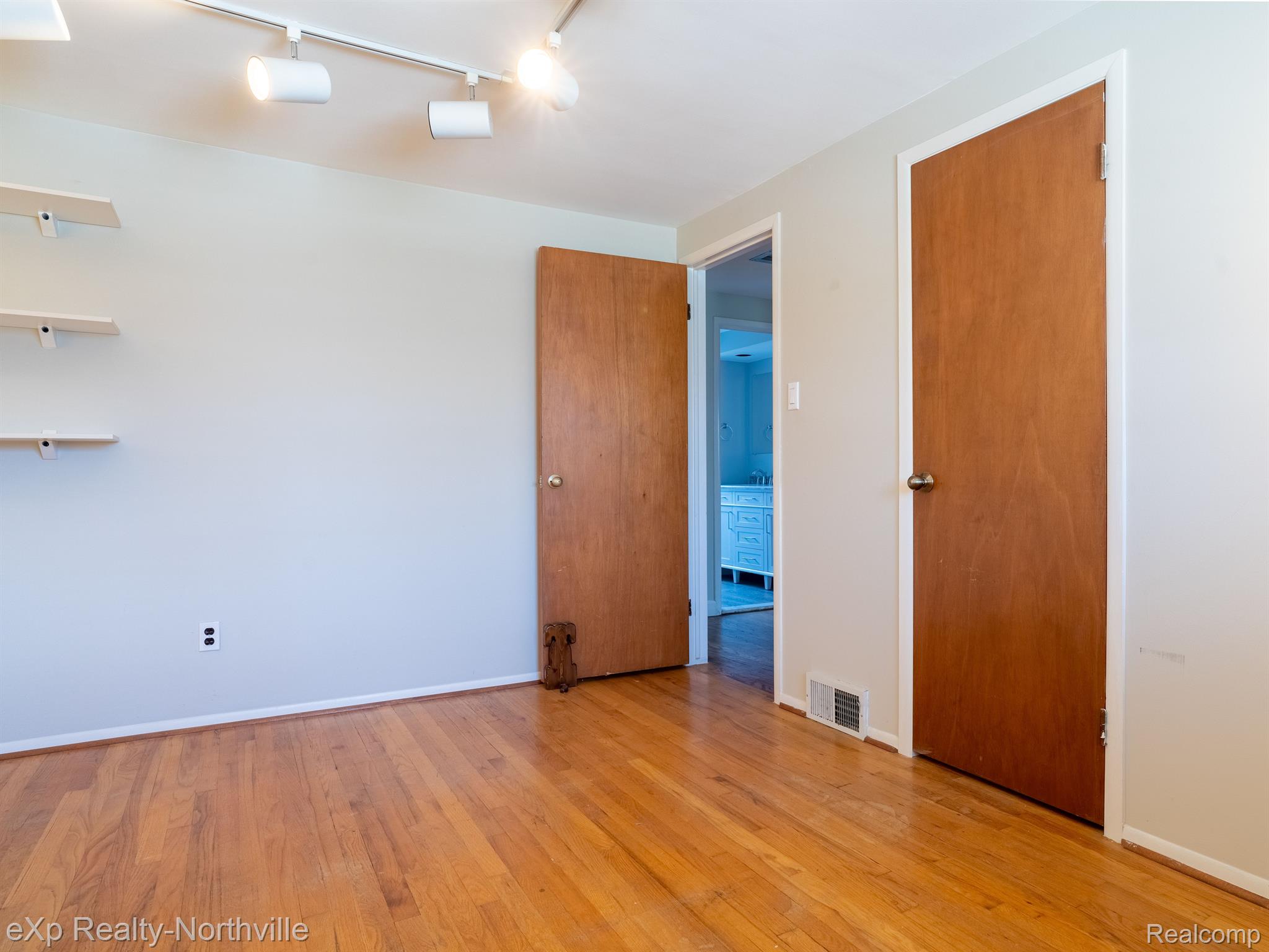 16424 Riverside Drive Livonia, MI 48154 - Photo 47 of 57 Gallery Image 47