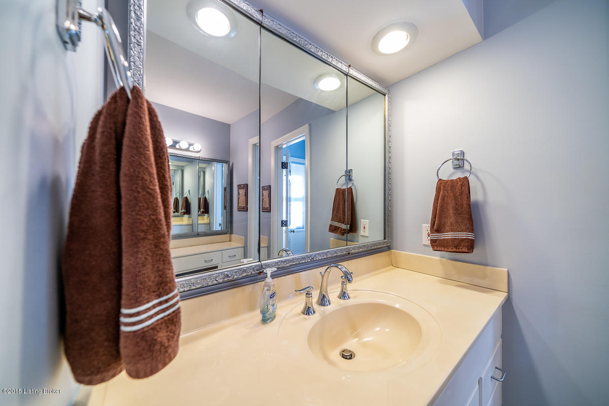 6604 Foxcroft Road Prospect, KY 40059 - Photo 34 of 43 Master bath
