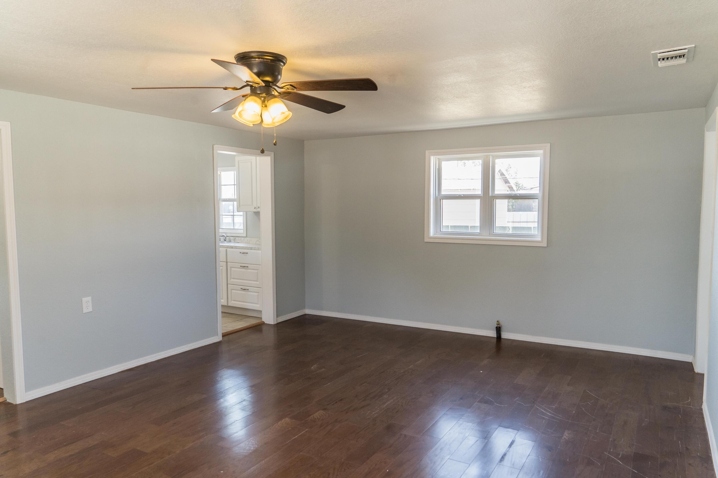 402 East 9th Plainview, TX 79072 - Photo 6 of 41 _LPC7413