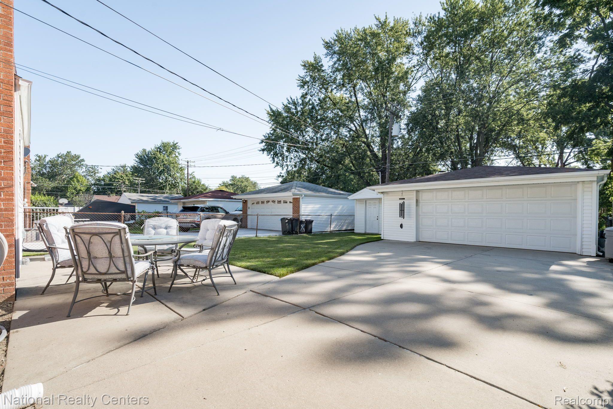 9112 Henry Ruff Road Livonia, MI 48150 - Photo 24 of 32 Gallery Image 24